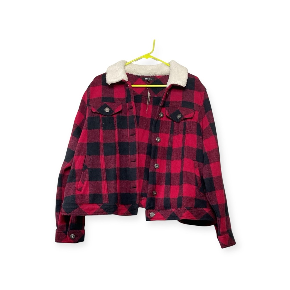 Women’s NWT Torrid red and black buffalo plaid trucker jacket, size 2X (18-20)